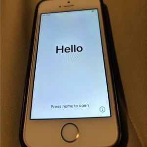 Apple iPhone SE 1st Generation - 64GB Rose Gold (Unlocked) (GSM)